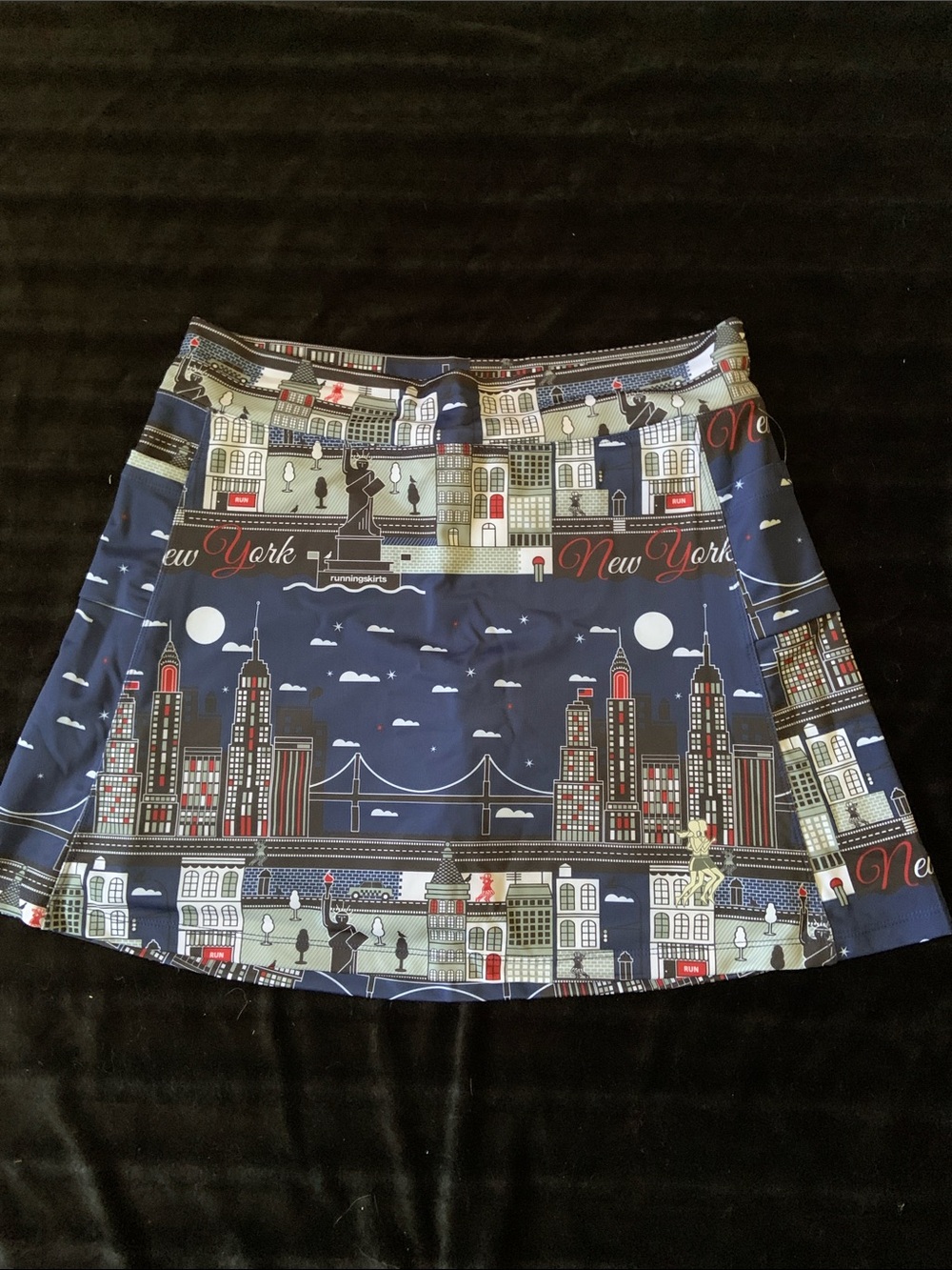 RUNNINGSKIRTS New York cityscape Print Athletic Skirt SKORT Navy 10/12 NEW W TAG